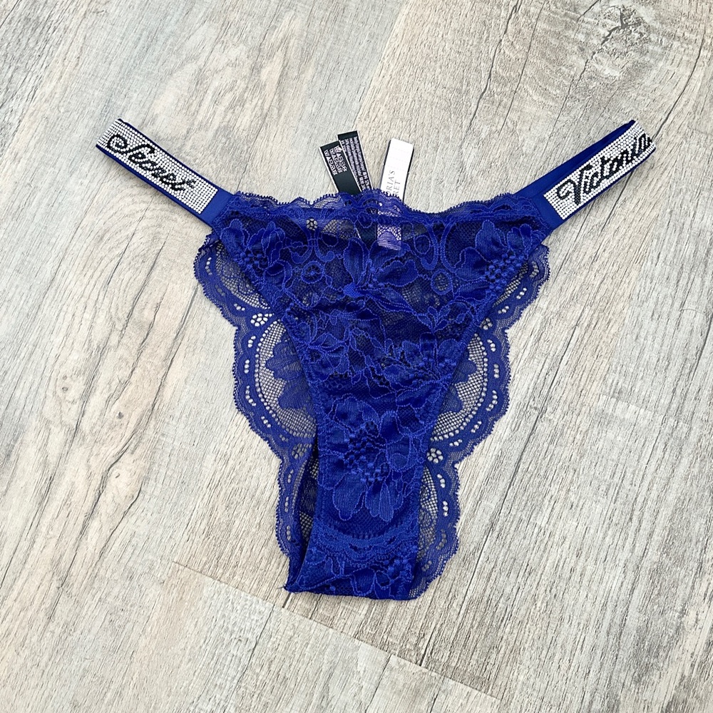 NEW Victoria’s Secret navy lace Lucy Pantie size S.